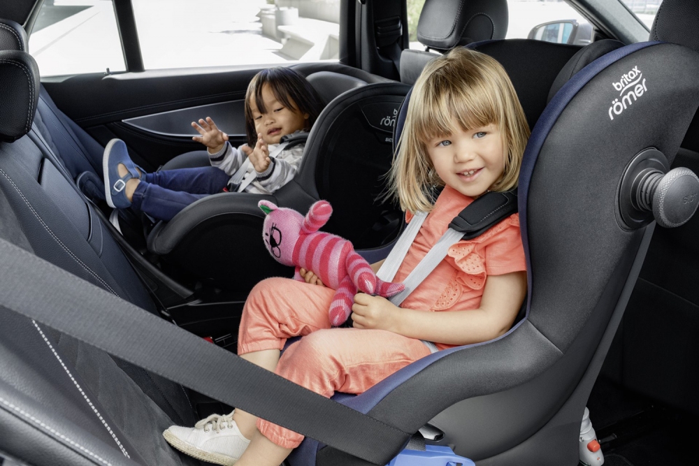 Britax Romer Dualfix Plus / Автокресла / Интернет-магазин Romer